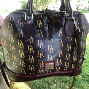 Authentic Dooney handbag. Gorgeous